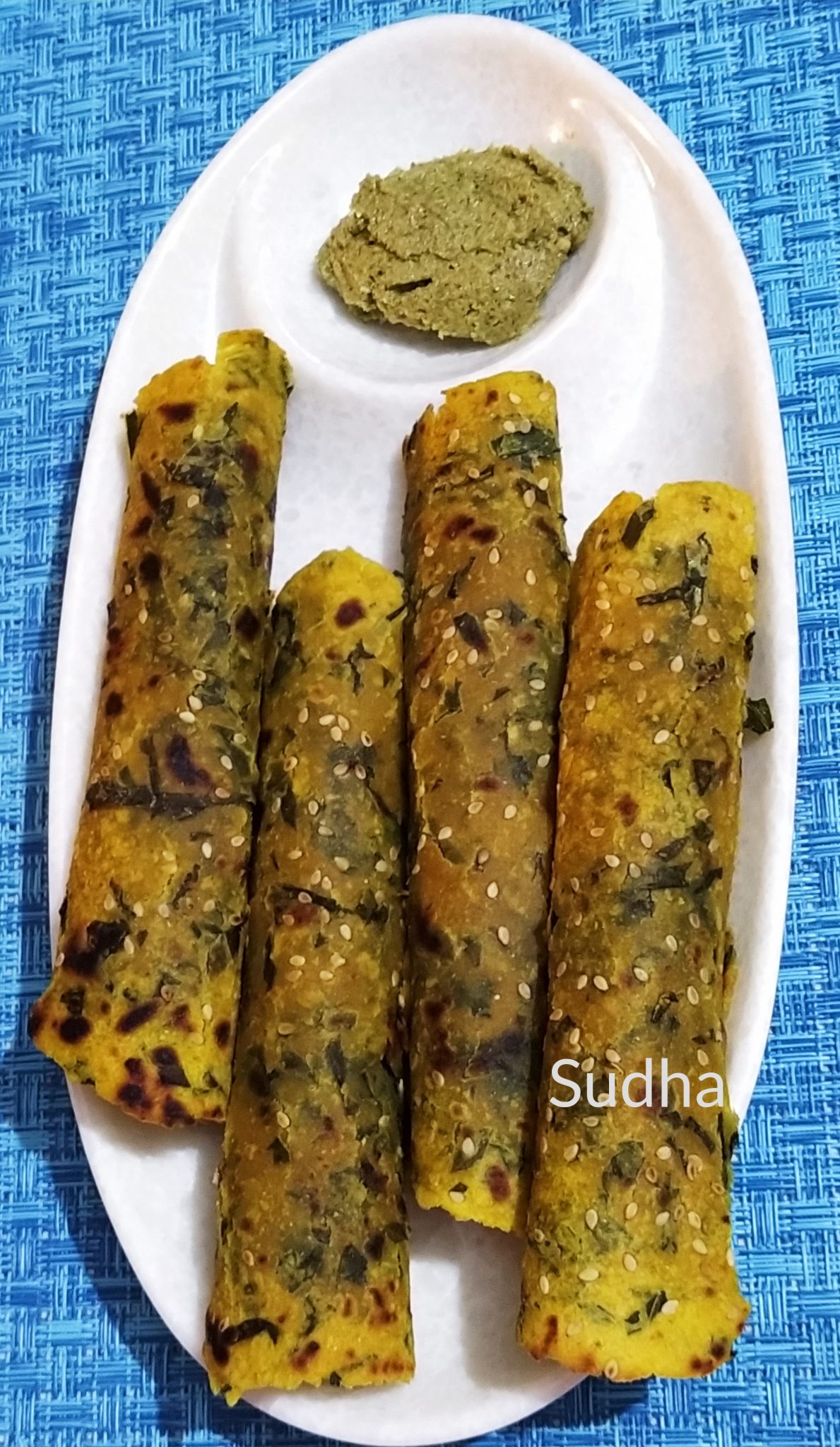 Navalkol Navalkol Pananche Theple (नवलकोलच्या पानांचे ठेपले ) – Kohlrabi Greens ...